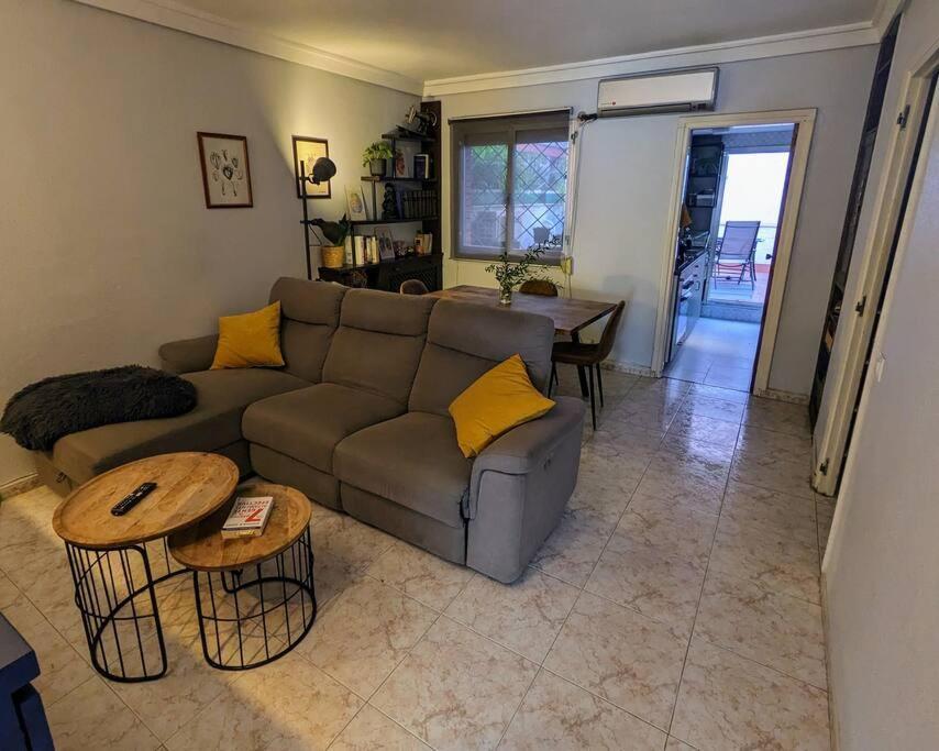 Acogedor Apartamento Y Parking Madrid Exterior foto
